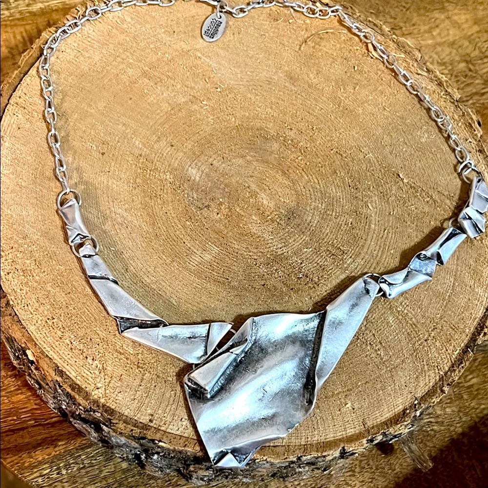 Stunning Nautilus concept Elegant Silver Necklace